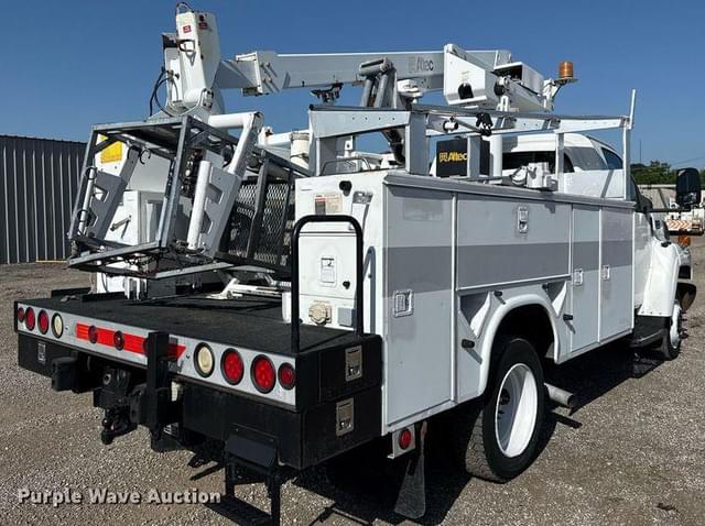 Image of GMC C5500 equipment image 4