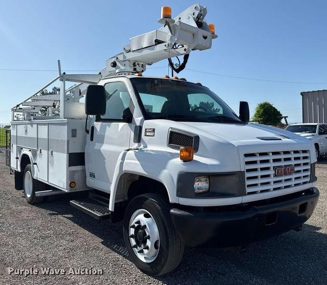 Image of GMC C5500 equipment image 2