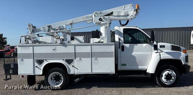 Image of GMC C5500 equipment image 3
