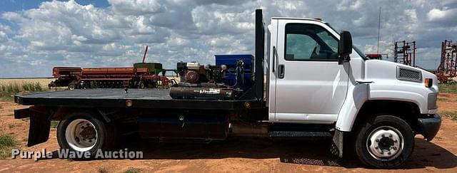Image of GMC C5500 equipment image 3
