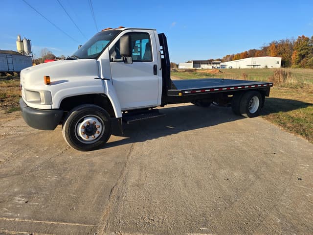 Image of GMC C5500 equipment image 3