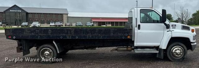 Image of GMC C5500 equipment image 3