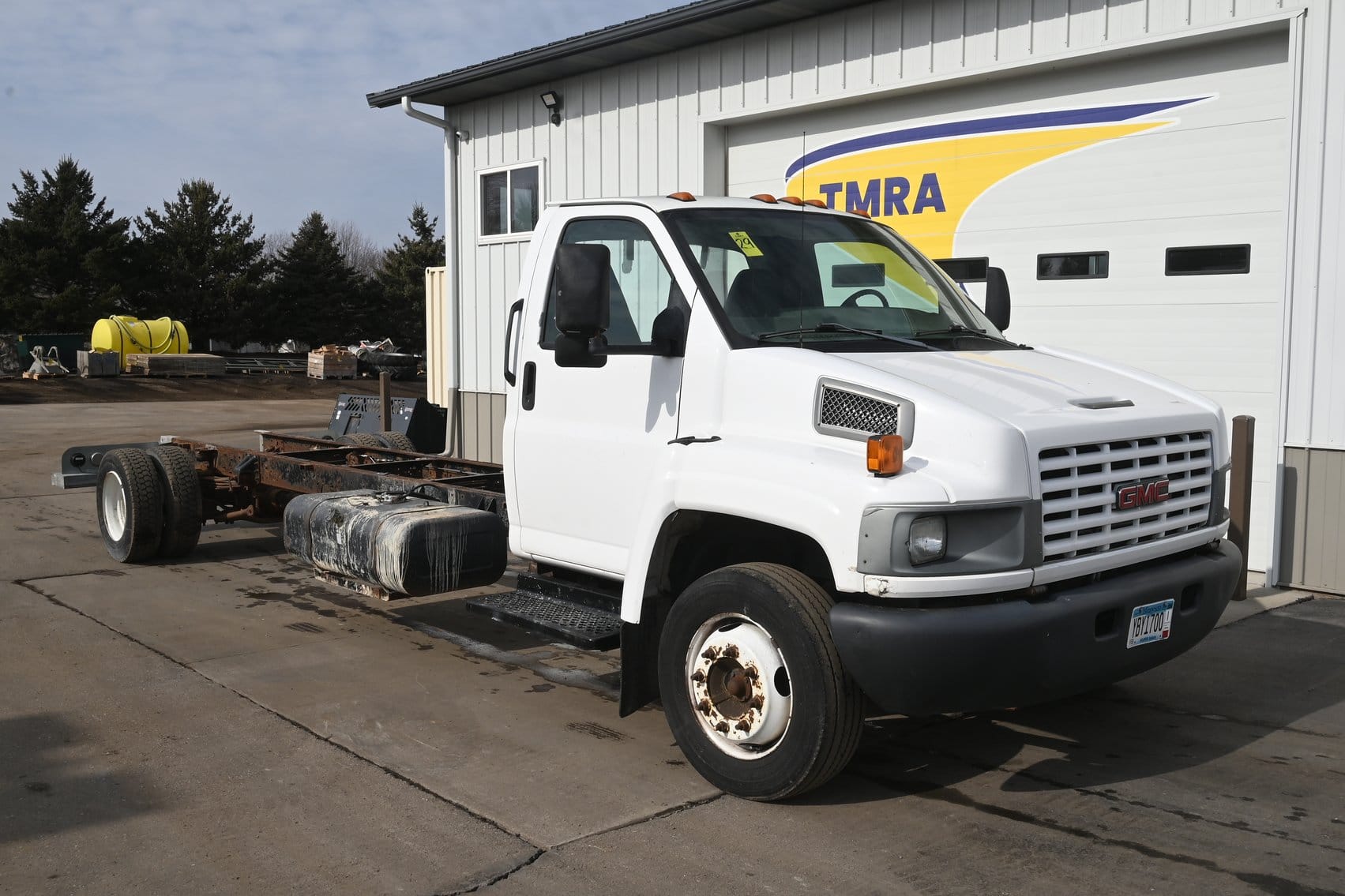 2005 GMC C5500 Equipment Image0