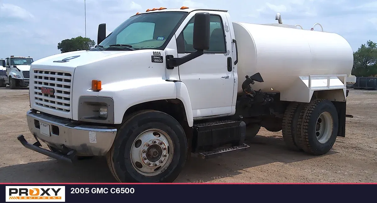 2005 GMC C6500 Equipment Image0