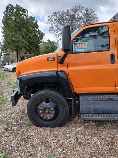 Image of GMC C6500 equipment image 2