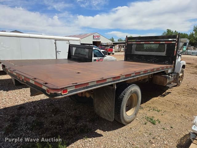Image of GMC C6500 equipment image 4
