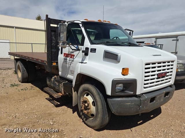 Image of GMC C6500 equipment image 2