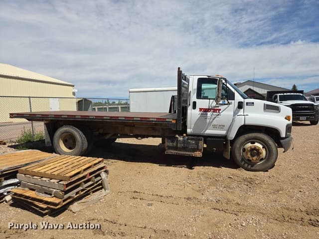 Image of GMC C6500 equipment image 3