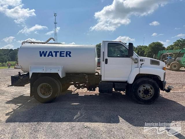 Image of GMC C6500 equipment image 4