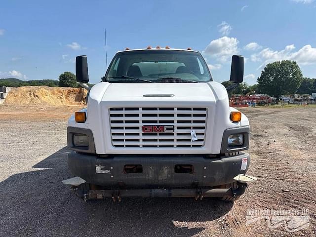 Image of GMC C6500 equipment image 2