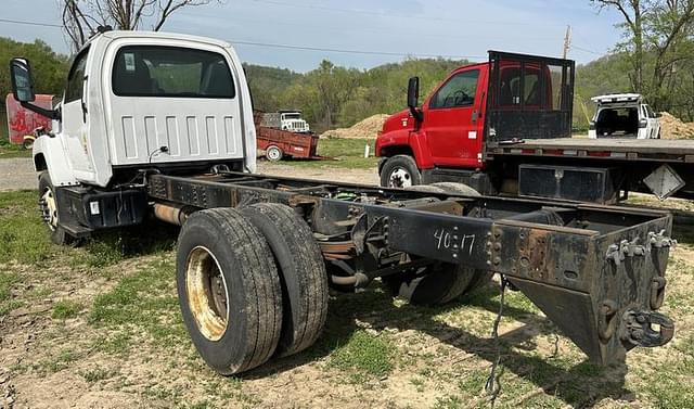 Image of GMC C7500 equipment image 1
