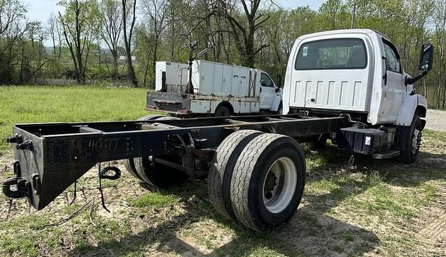 Image of GMC C7500 equipment image 3