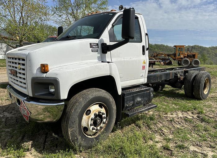 Image of GMC C7500 Primary image