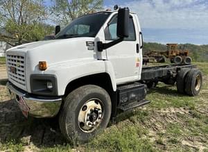 2005 GMC C7500 Image