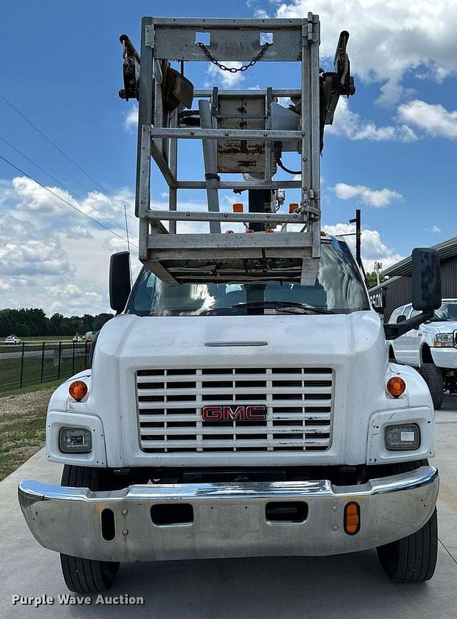 Image of GMC C7500 equipment image 1