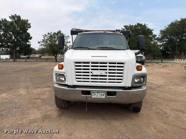 Image of GMC C7500 equipment image 1