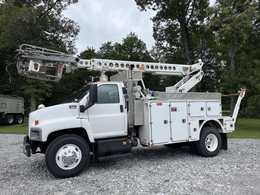 2005 GMC C8500 Equipment Image0