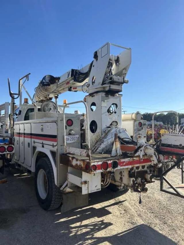 Image of GMC C8500 equipment image 3