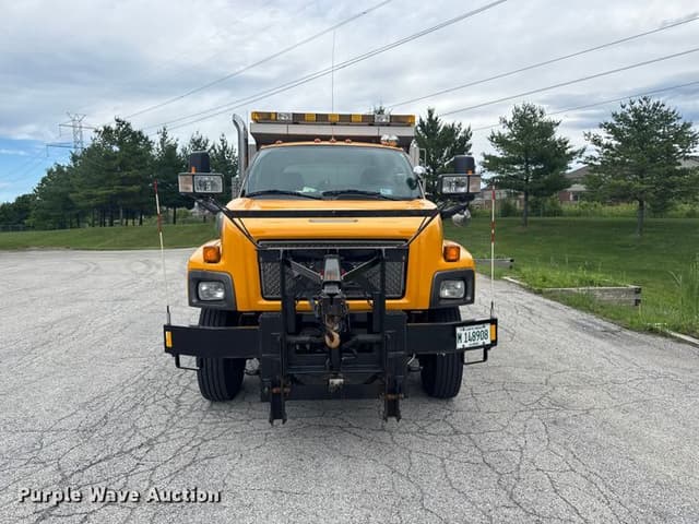 Image of GMC C8500 equipment image 1