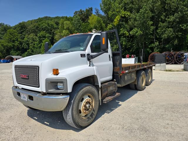 Image of GMC C8500 equipment image 2