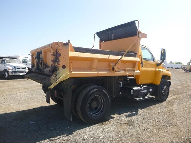 Image of GMC C8500 equipment image 2
