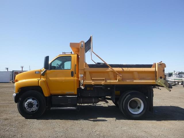 Image of GMC C8500 equipment image 4