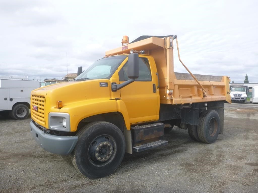 2005 GMC C8500 Equipment Image0