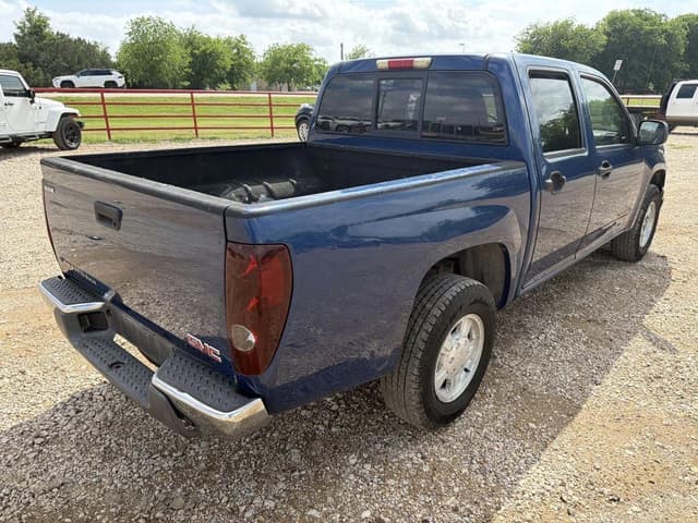 Image of GMC Canyon equipment image 4