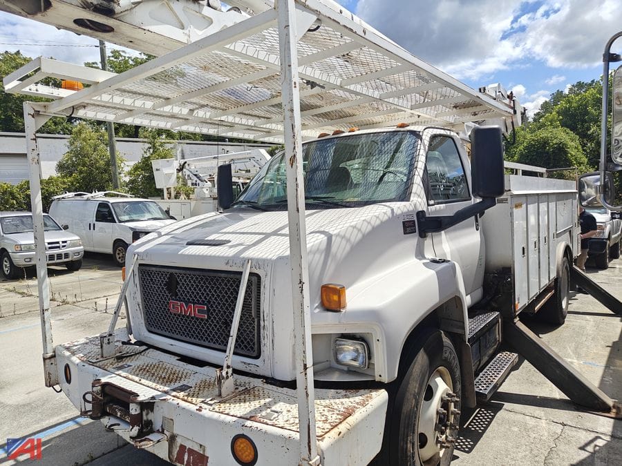 2005 GMC Kodiak Equipment Image0