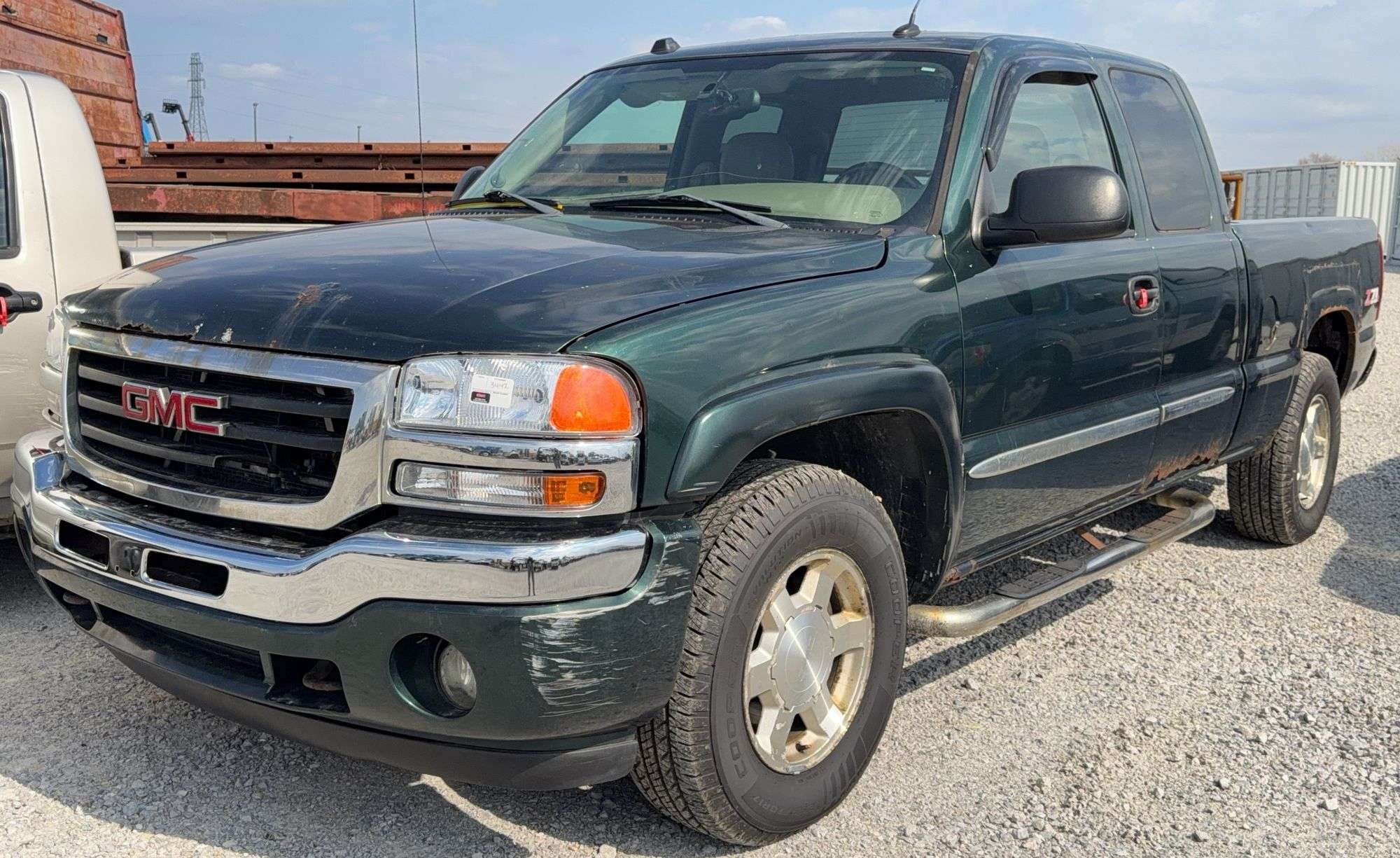 2005 GMC 1500 Equipment Image0