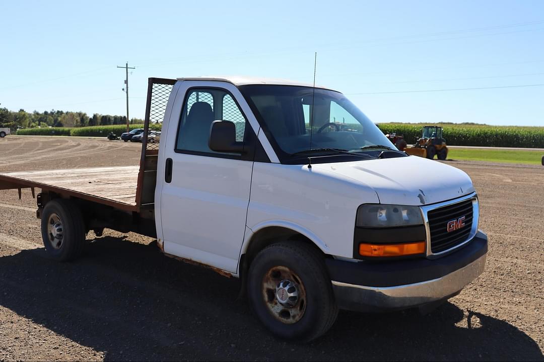 Image of GMC Savana G3500 Primary image