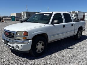2005 GMC Sierra 1500 Image