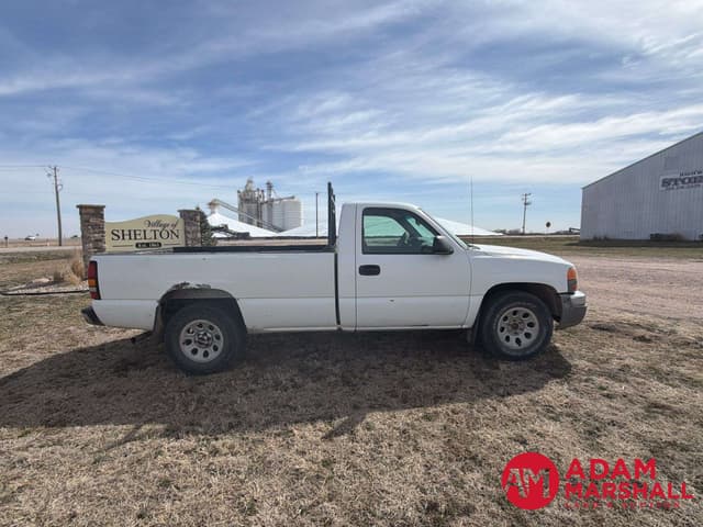 Image of GMC 1500 equipment image 3