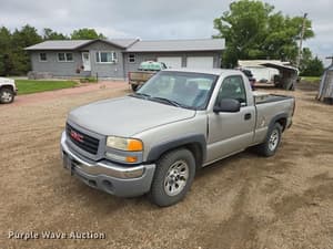 2005 GMC Sierra 1500 Image