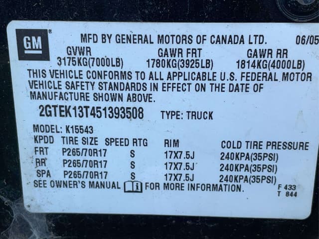 Image of GMC Sierra 1500 equipment image 3