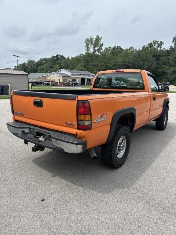 Image of GMC 2500HD equipment image 3