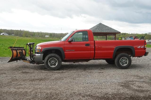 Image of GMC 2500HD equipment image 1