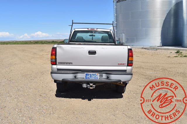 Image of GMC 2500 equipment image 4