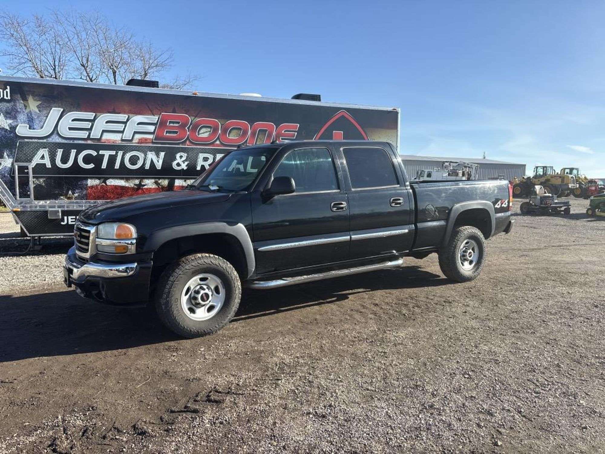 2005 GMC 2500 Equipment Image0