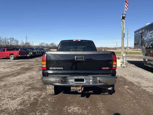 Image of GMC 2500 equipment image 3