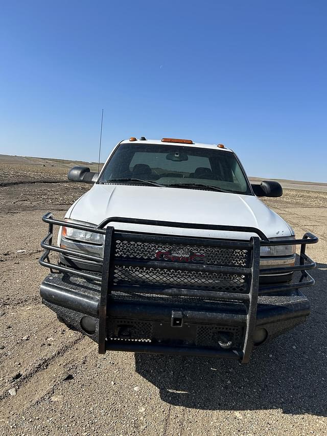 Image of GMC 2500HD equipment image 1