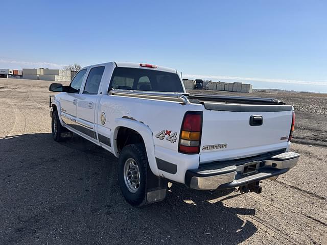 Image of GMC 2500HD equipment image 4