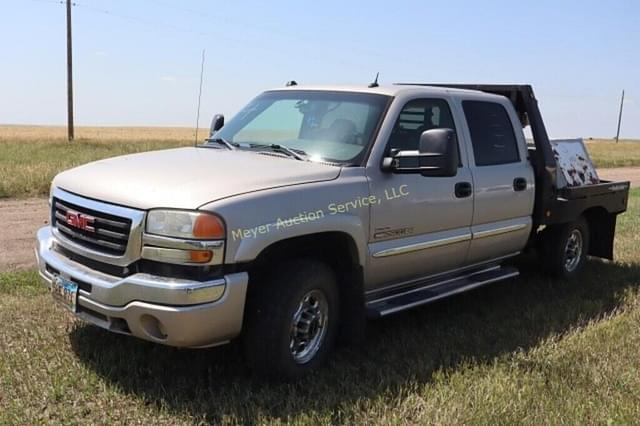 Image of GMC 2500HD equipment image 1