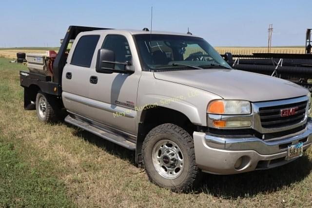 Image of GMC 2500HD equipment image 4