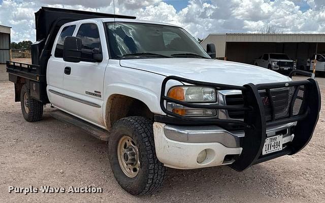 Image of GMC 2500HD equipment image 2