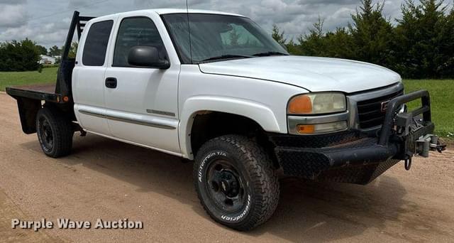 Image of GMC 2500HD equipment image 2