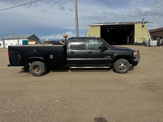 Image of GMC 3500 equipment image 2