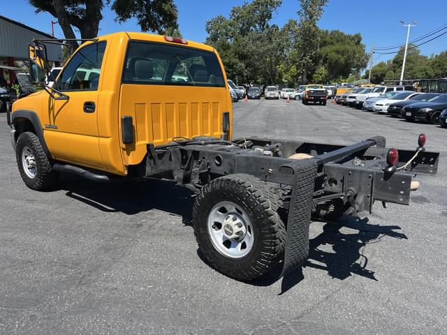 Image of GMC 3500 equipment image 3