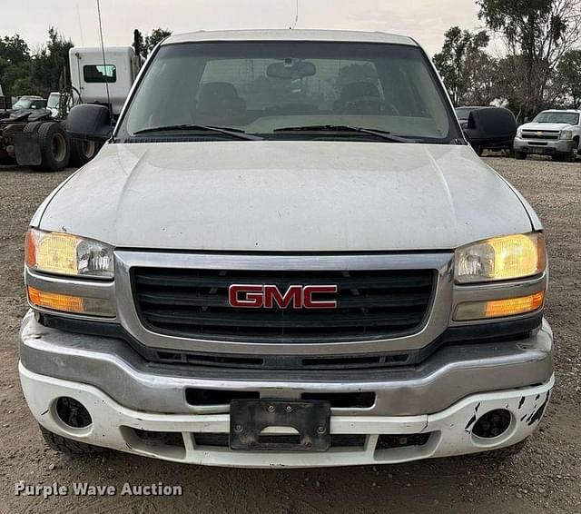 Image of GMC 3500 equipment image 1