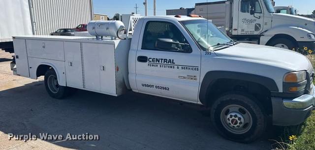 Image of GMC 3500HD equipment image 3